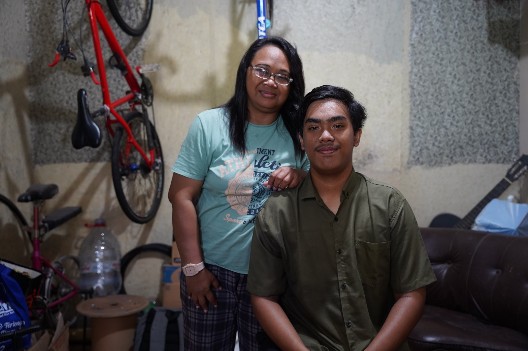 Damar, Seorang Anak Tukang Bengkel Diterima Kuliah Gratis di Prodi Kedokteran UGM Damar, Seorang Anak Tukang Bengkel Diterima Kuliah Gratis di Prodi Kedokteran UGM