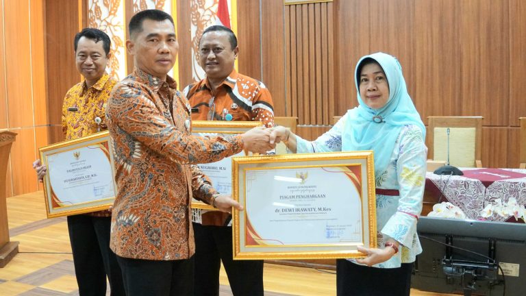 Bupati Gunungkidul Berikan Penghargaan OPD dan Kapanewon