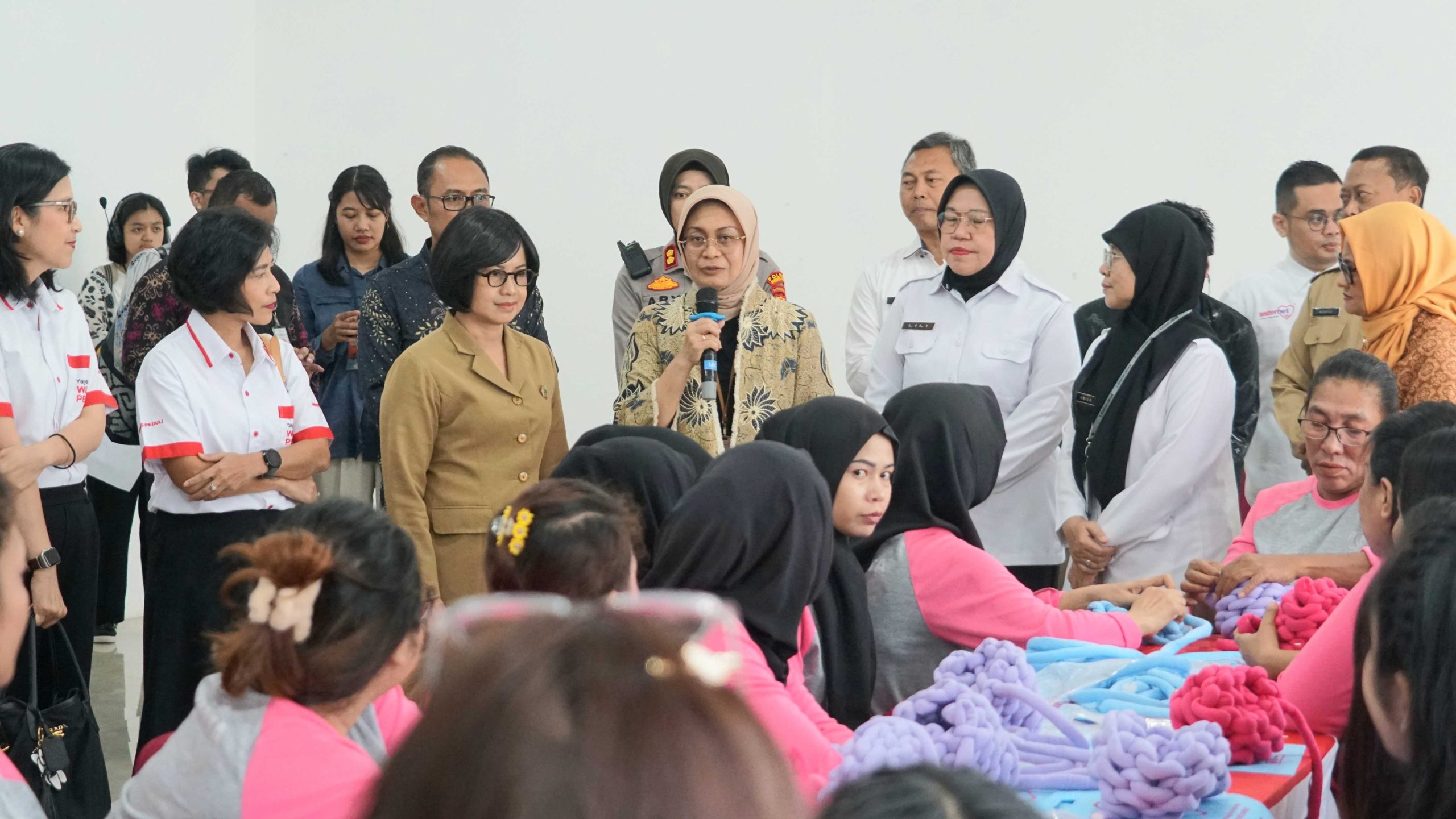 Kemen PPPA dan XL Axiata Berikan Pelatihan bagi Warga Binaan Lapas Perempuan Kelas II B Yogyakarta Kemen PPPA dan XL Axiata Berikan Pelatihan bagi Warga Binaan Lapas Perempuan Kelas II B Yogyakarta