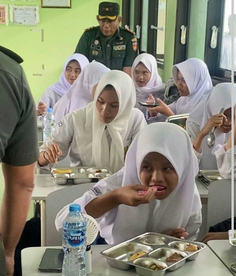 Siswa-siswi SMPN 10 Yogyakarta, Sambut Gembira Kehadiran Program Makan Bergizi Gratis