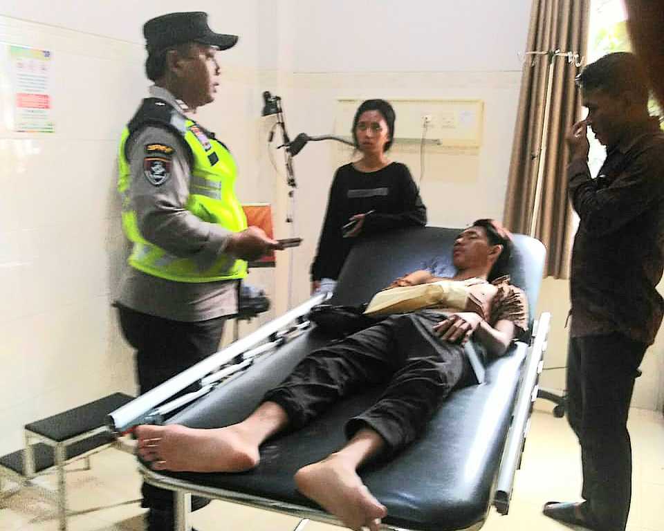 Hindari Orang Menyeberang Jalan, Pengendara Motor Alami Kecelakaan di Jalan Baru Hindari Orang Menyeberang Jalan, Pengendara Motor Alami Kecelakaan di Jalan Baru