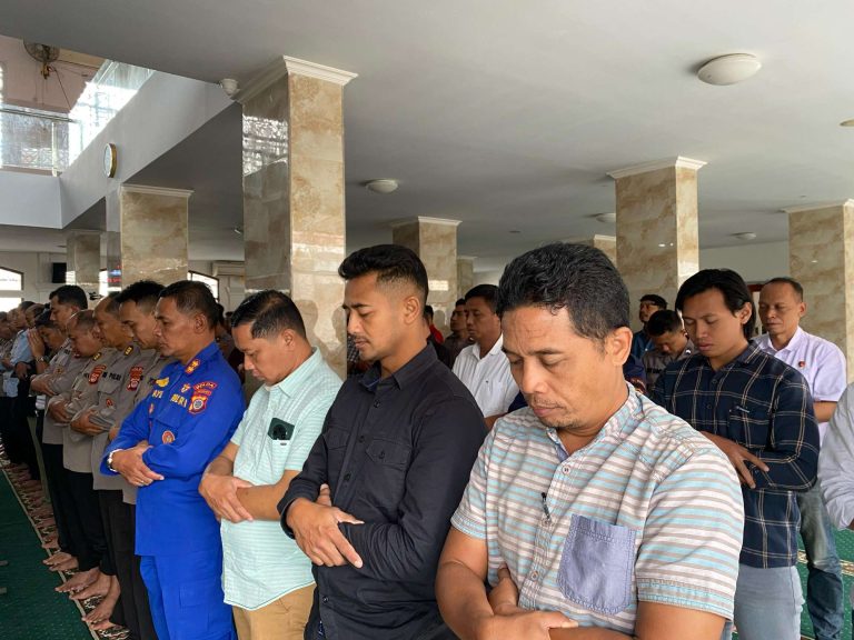 Berduka Cita Gugurnya 3 Anggota Polri di Way Kanan, Kapolda DIY Gelar Sholat Gaib