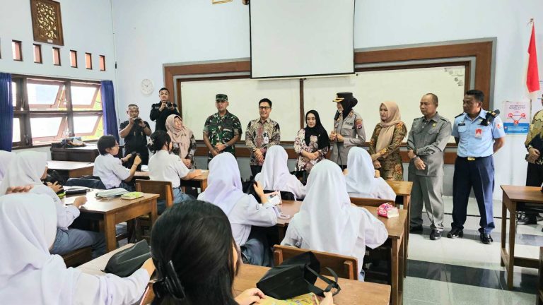 Wakil Bupati Gunungkidul Tinjau Program Makan Bergizi Gratis Ada Menu Baru di Bulan Ramadhan