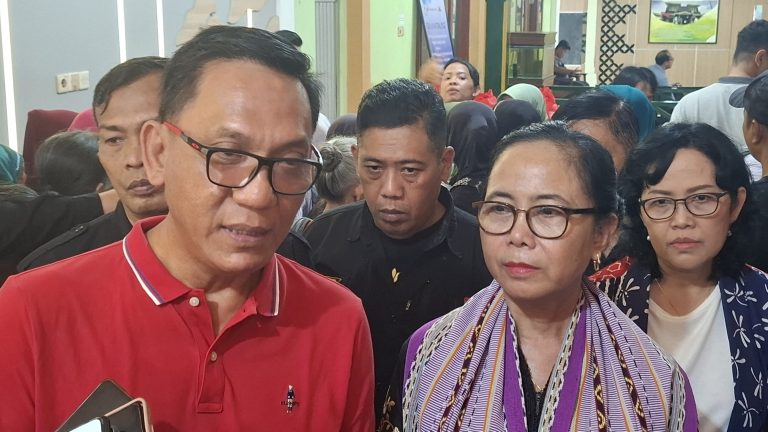 DPR RI Sambangi Ratusan Buruh Gendong Pasar Beringharjo Dalam Acara Pemeriksaan Kesehatan Gratis