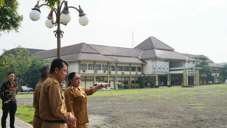 Persiapan Sholat Idul Fitri 2025 Bupati Gunungkidul Tinjau Alun-alun Wonosari