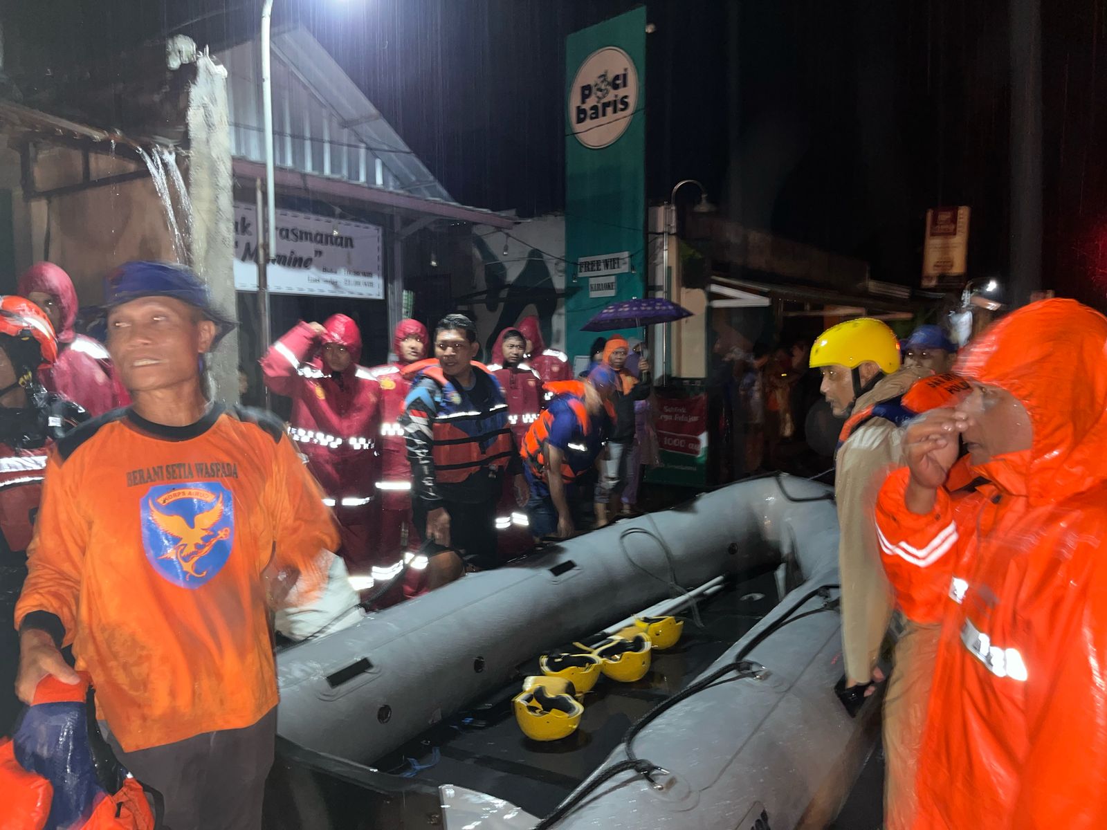 Polda DIY Bantu Proses Evakuasi Korban Banjir dan Tanah Longsor