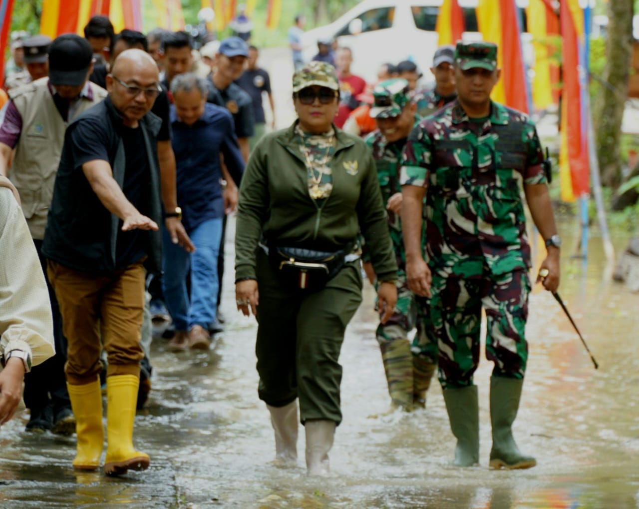 Dandim 0730/Gunungkidul Dan Forkopimda Tinjau Lokasi Banjir Di Kalurahan Pacarejo