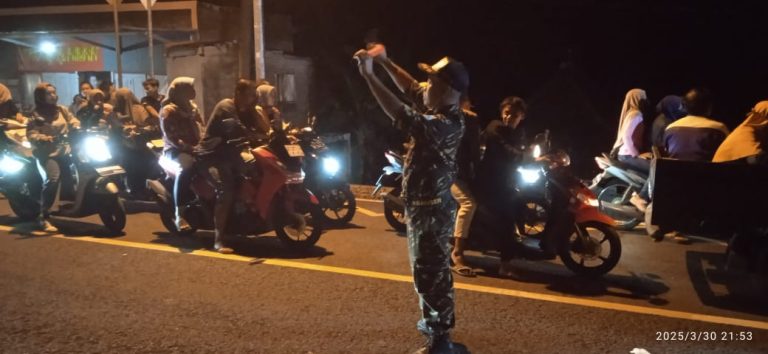 Rongkop Bergema, Umat Islam se-Kapanewon Rayakan Idul Fitri 1446 H Dengan Takbir Keliling