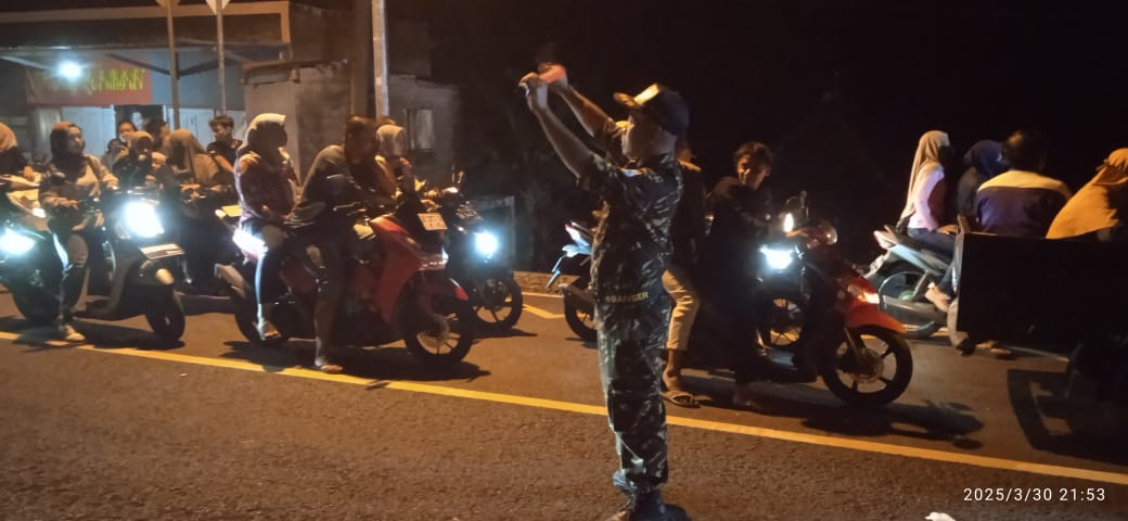 Rongkop Bergema, Umat Islam se-Kapanewon Rayakan Idul Fitri 1446 H Dengan Takbir Keliling Rongkop Bergema, Umat Islam se-Kapanewon Rayakan Idul Fitri 1446 H Dengan Takbir Keliling