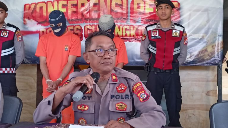 Pasutri Mendekam di Penjara Curi Uang dan Motor di Toko Laundry Pasutri Mendekam di Penjara Curi Uang dan Motor di Toko Laundry