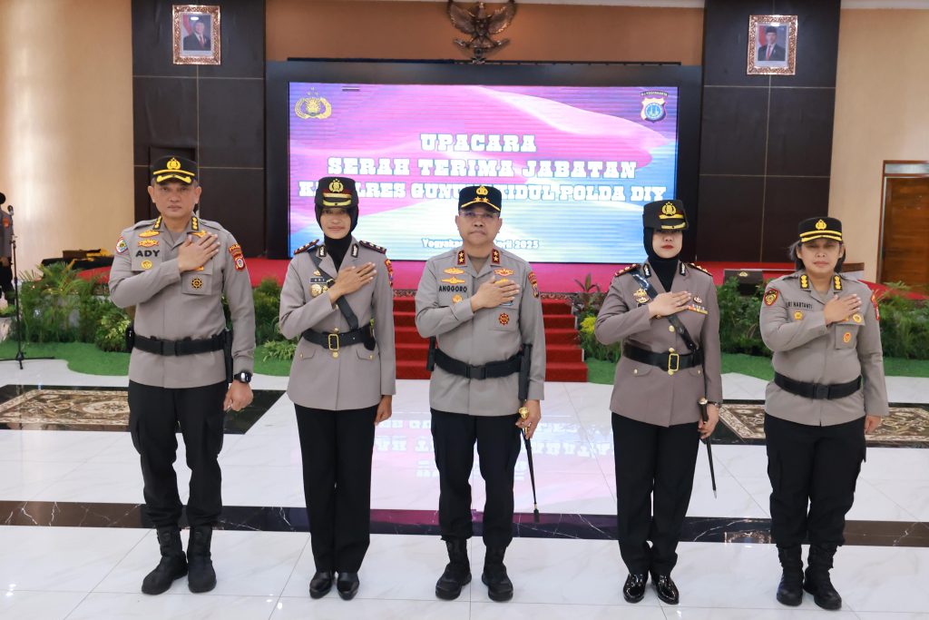 Polda DIY Gelar Sertijab Kapolres Gunungkidul, AKBP Miharni Hanapi Resmi Gantikan AKBP Ary Murtini