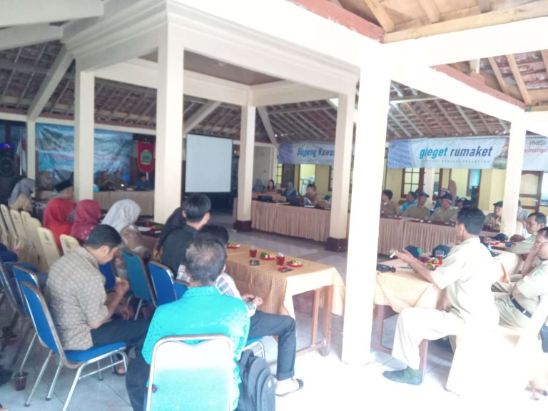 Pemkal Purwodadi Menggelar Rapat Muskalsus Pembentukan Koperasi Merah Putih