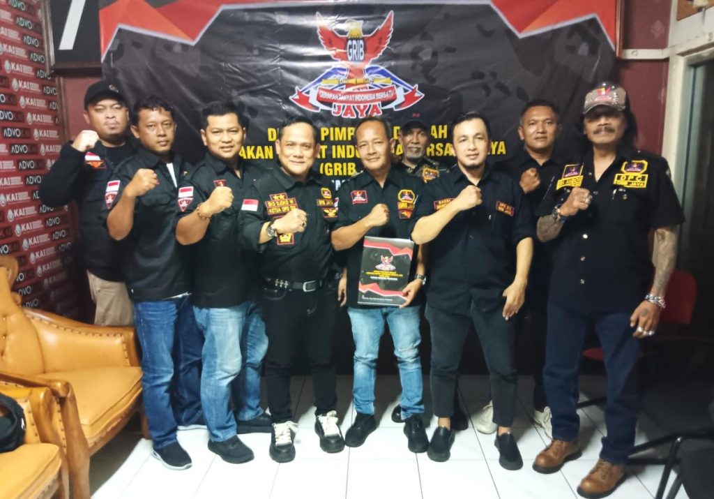 Ketua GRIB DIY Serahkan SK Kepengurusan Kepada Ketua GRI Kabupaten Gunungkidul Sulistyo