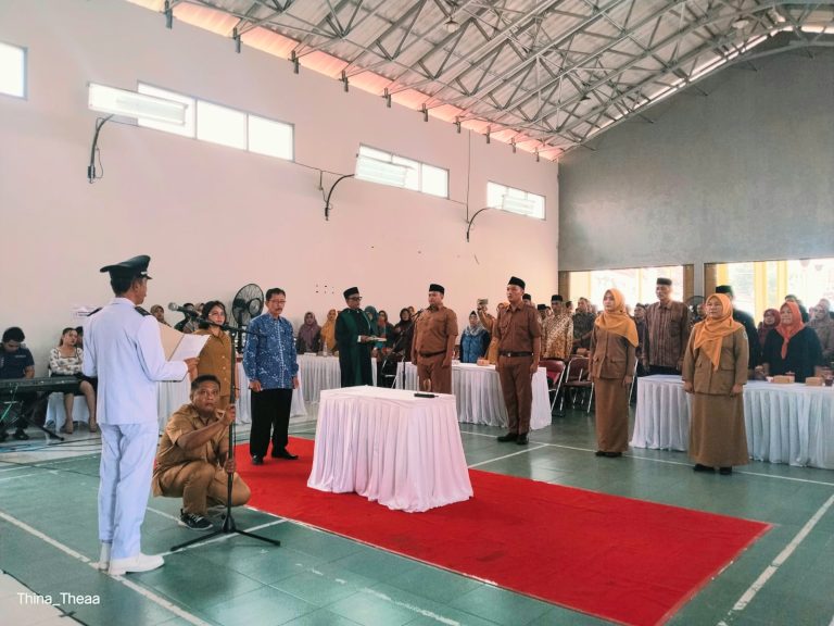 Lurah Logandeng Lantik Empat Pamong Baru