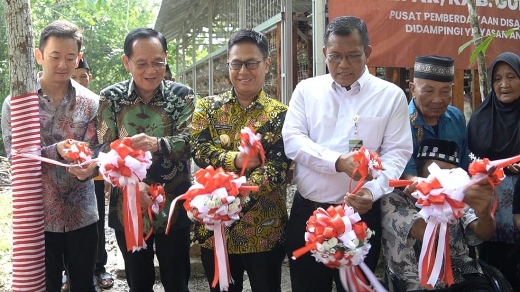 UGM dan PT Charoen Pokphand Bangun Fasilitas Closed House Layer UGM dan PT Charoen Pokphand Bangun Fasilitas Closed House Layer