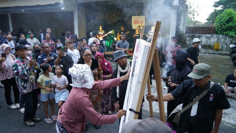Ratusan Seniman di seluruh Indonesia Terlibat dalam Acara Jogja Menggambar 2025