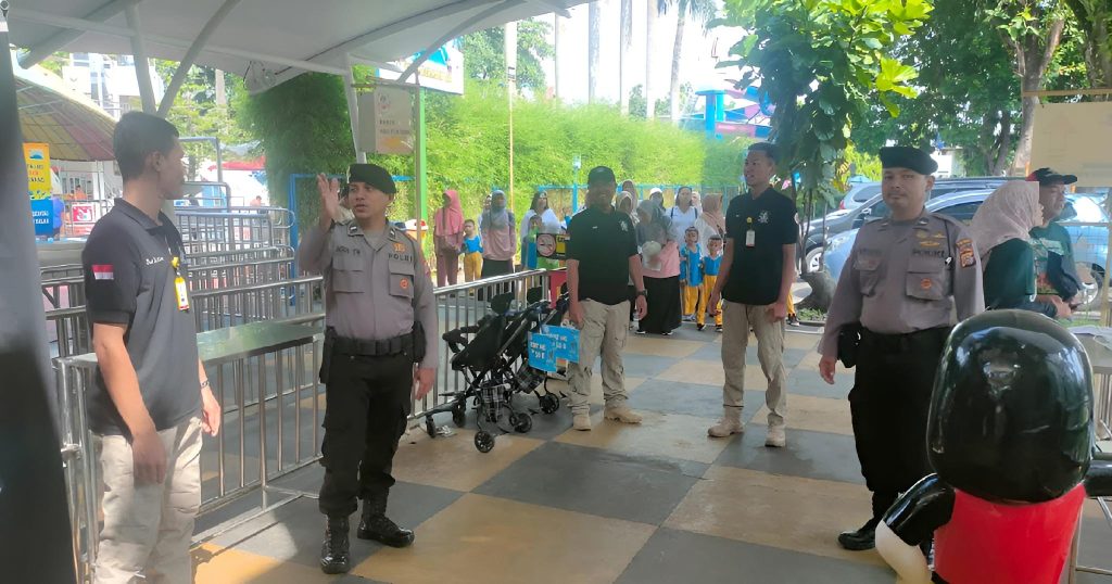 Personel Polsek Piyungan Patroli di Kawasan Wisata Kids Fun Personel Polsek Piyungan Patroli di Kawasan Wisata Kids Fun