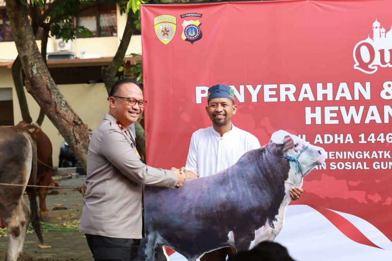 Rayakan Idul Adha 1446 H, Polda DIY Salurkan 41 Ekor Hewan Kurban Kepada Masyarakat