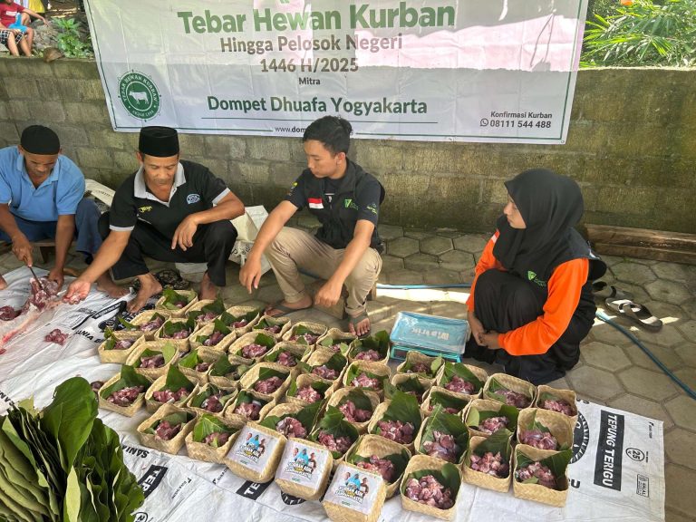 Bikin Bangga, Warga Kulon Progo Bersama Relawan Dompet Dhuafa Kurangi Sampah Plastik Lebih dari 100 Kilogram Selama Idul Adha 2025