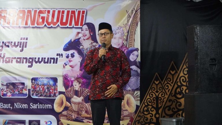 Padukuhan Suruh Gelar Rasulan : Titir Kentongan Menggema Sebagai Wujud Sajian Syukur Padukuhan Suruh Gelar Rasulan : Titir Kentongan Menggema Sebagai Wujud Sajian Syukur