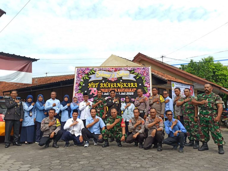 KUA Sewon Ikut Sukseskan HUT Bhayangkara ke-79 di Polsek Sewon