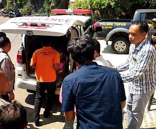 Pemilik Toko Frozen Food Tepus ditemukan Meninggal Dunia Tergeletak di Lantai Pemilik Toko Frozen Food Tepus ditemukan Meninggal Dunia Tergeletak di Lantai