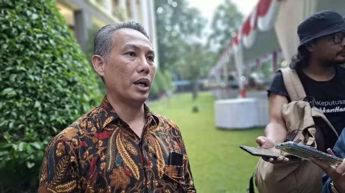 UGM Tegaskan Keaslian Ijazah Jokowi, Bantah Pernyataan Sofian Effendi UGM Tegaskan Keaslian Ijazah Jokowi, Bantah Pernyataan Sofian Effendi