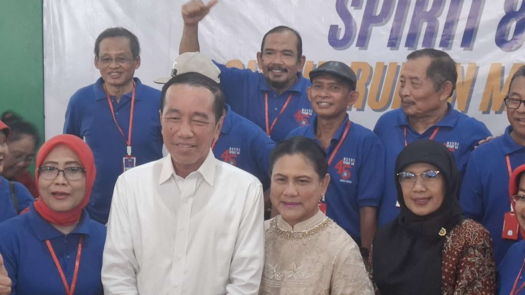 Candaan Teman Seangkatan di Reuni UGM “Ini Ada Namanya Mulyono”, Jokowi : Jangan Nambah Masalah Lagi