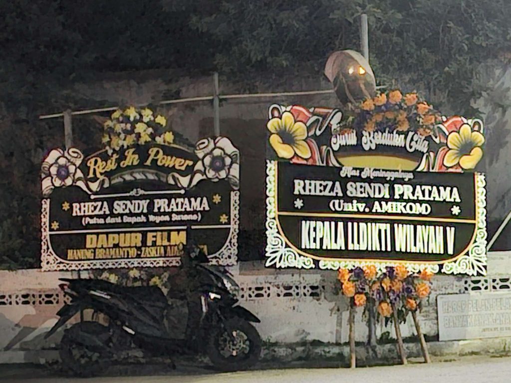 Didatangi Kapolda DIY, Alasan Keluarga Almarhum Rheza Mahasiswa AMIKOM Tolak Autopsi, Buntut Kericuhan di Mapolda Didatangi Kapolda DIY, Alasan Keluarga Almarhum Rheza Mahasiswa AMIKOM Tolak Autopsi, Buntut Kericuhan di Mapolda