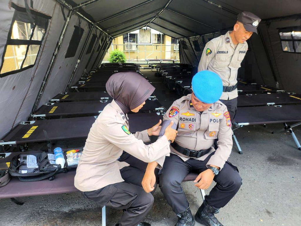Subsatgas Dokkes Operasi Aman Nusa I Progo 2025 Laksanakan Pemeriksaan Kesehatan Personel Subsatgas Dokkes Operasi Aman Nusa I Progo 2025 Laksanakan Pemeriksaan Kesehatan Personel