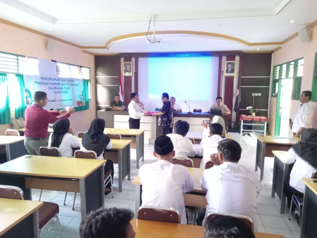 Mengisi Kekosongan Pamong & Staf Pemkal Tileng Gelar Ujian, Lurah: Tolak Praktik Sogokan Uang Mengisi Kekosongan Pamong & Staf Pemkal Tileng Gelar Ujian, Lurah: Tolak Praktik Sogokan Uang