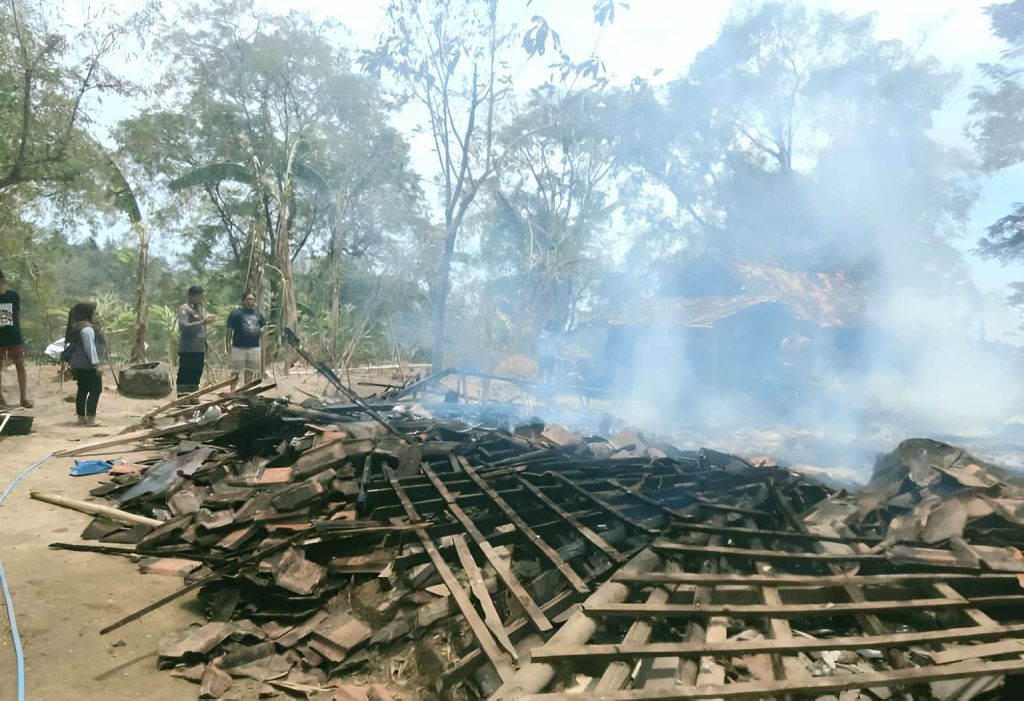 Kelalain Tidak Padamkan Tungku Rumah Limasan Habis Terbakar