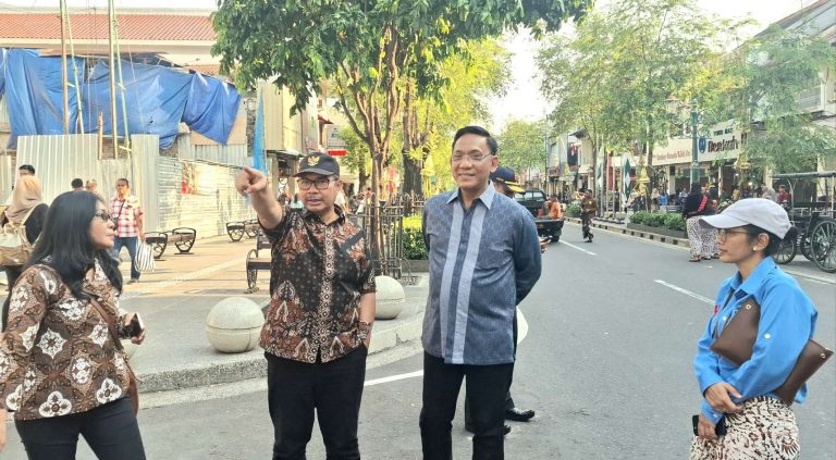 HUT Kota Jogja 269, Walikota Hasto Pantau Malioboro Bebas Kendaraan 24 Jam Hari Ini HUT Kota Jogja 269, Walikota Hasto Pantau Malioboro Bebas Kendaraan 24 Jam Hari Ini