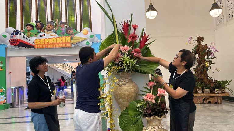 Meriahkan HUT ke-269 Kota Jogja KIA Daop 6 Bekerja Sama Dengan IPBI Gelar Pameran Rangkaian Bunga