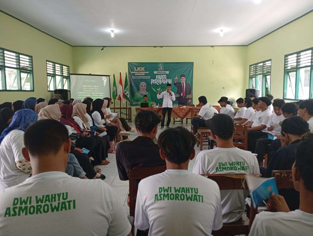 Ketua DPC PKB Gunungkidul Haji Sutiyo Membuka Sekolah Kader Perubahan Di Kapanewon Semin Ketua DPC PKB Gunungkidul Haji Sutiyo Membuka Sekolah Kader Perubahan Di Kapanewon Semin