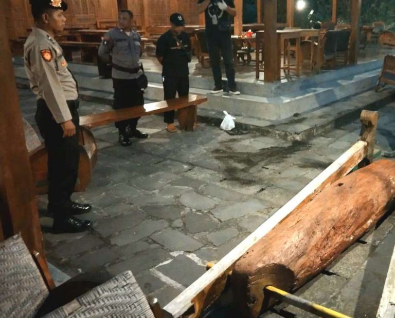 Bocah 6 Tahun Tertimpa Kentongan di Kedai Meninggal Dunia