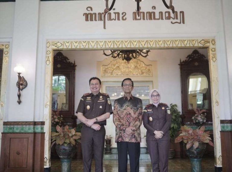 Sehari Menjabat, Pesan Gubernur Dan Wagub DIY Kepada Kepala Kejati DIY Yang Baru Sehari Menjabat, Pesan Gubernur Dan Wagub DIY Kepada Kepala Kejati DIY Yang Baru