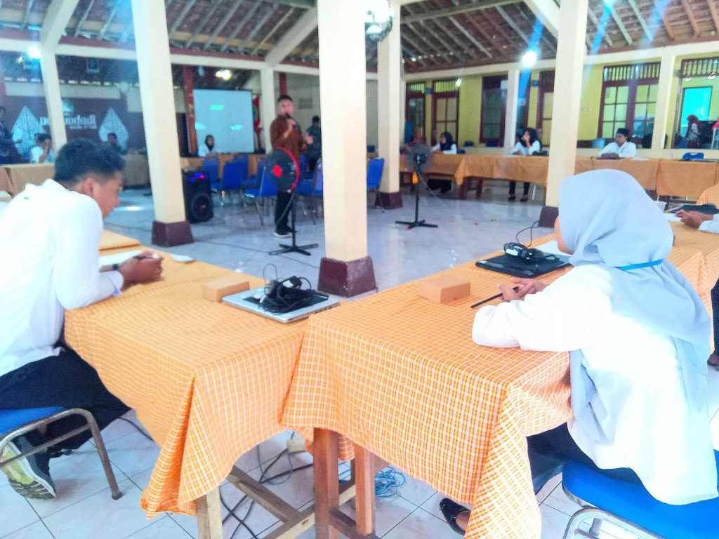 Pemkal Purwodadi Gelar Ujian Staf Pamong Diikuti 19 Calon Pemkal Purwodadi Gelar Ujian Staf Pamong Diikuti 19 Calon