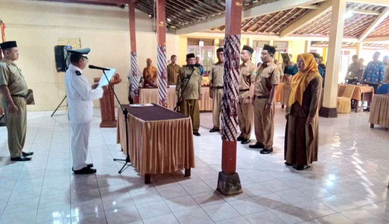 Secara Resmi Lurah Purwodadi Melantik Tiga Staf Pamong, Hari Ini Langsung Menjalankan Tugas