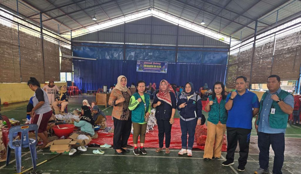 RSUD Pancur Batu Salurkan Bantuan Sembako untuk Korban Banjir di Perumnas Simalingkar