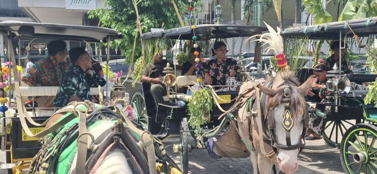 Antusiasme Kontes Kuda Andong di Halaman DPRD DIY Hari Ini, Kusir Dan Warga Dukung Jadi Agenda Tahunan