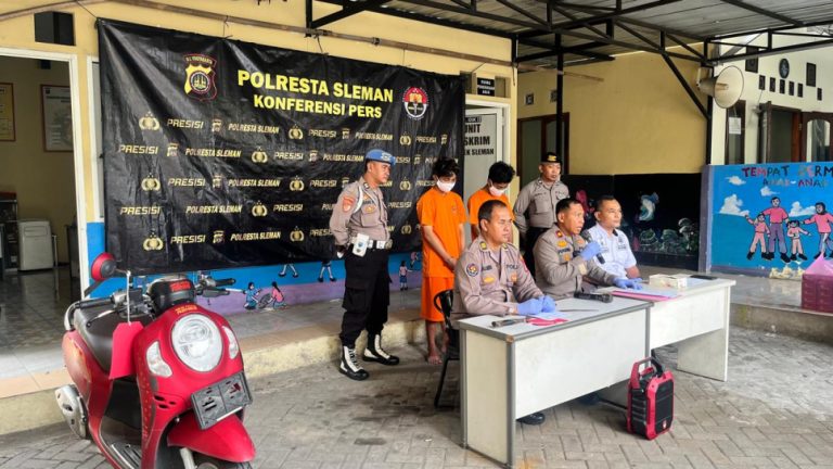 Dua Pelajar Nekat Bacok Pengendara Motor Diringkus Polisi Dua Pelajar Nekat Bacok Pengendara Motor Diringkus Polisi