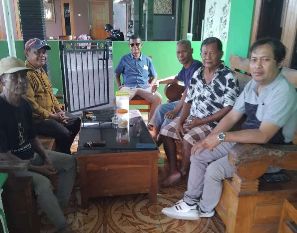 Warga Sumbermulyo Terus Mengawal Ketat Detik-detik Lengsernya Oknum Dukuh Amoral