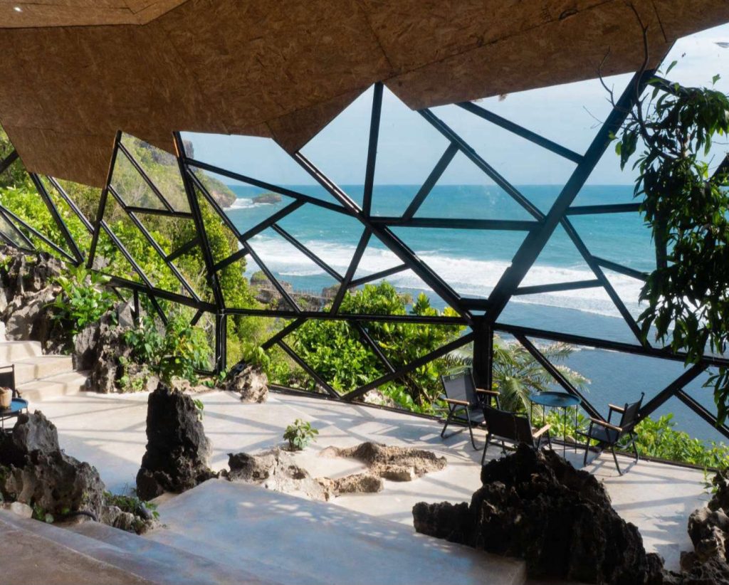 On The Rock, Rekomendasi Destinasi Wisata Pantai Gunung Kidul Saat Libur Lebaran
