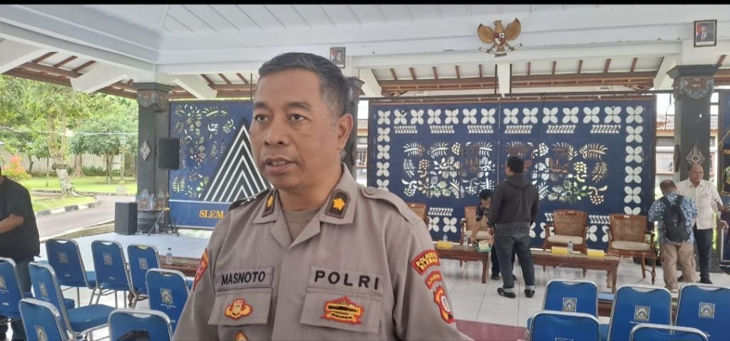 Polresta Sleman Bersama Tim Jibom Polda DIY Siap Jaga Jemaat di 107 Gereja Pada Nataru 2025 Polresta Sleman Bersama Tim Jibom Polda DIY Siap Jaga Jemaat di 107 Gereja Pada Nataru 2025