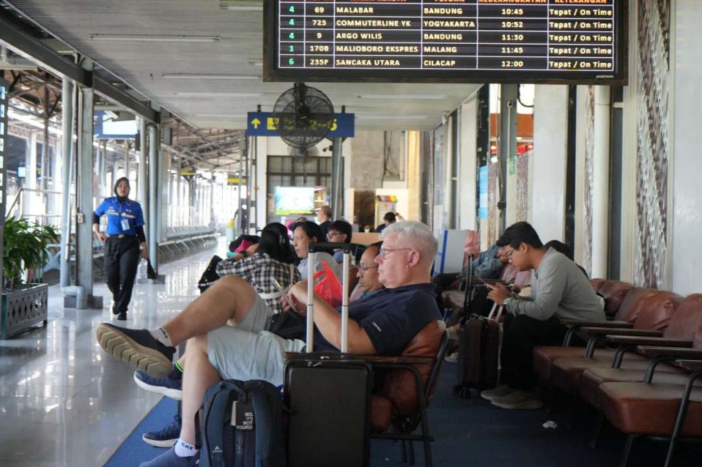 Lonjakan Wisatawan Mancanegara ke Jogja & Solo Selama Libur Natal dan Tahun Baru 2025/2026 Pengguna Kereta Api Meningkat