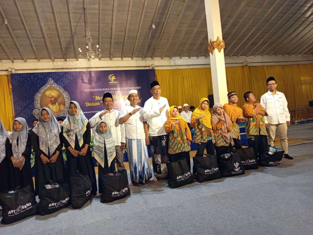 Paguyuban Trah Pangeran Diponegoro Menggelar Haul Bendoro Pangeran Haryo Diponegoro Ke-171 Tahun Berlangsung Khidmat