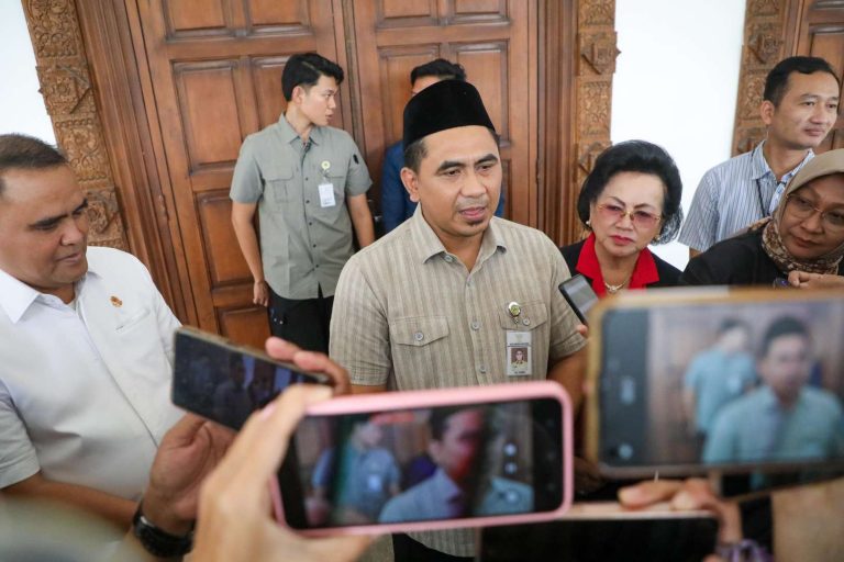 Pasca OTT Bupati Sudewo, Wagub Jateng Taj Yasin Pastikan Pelayanan Publik di Kabupaten Pati Berjalan Lancar