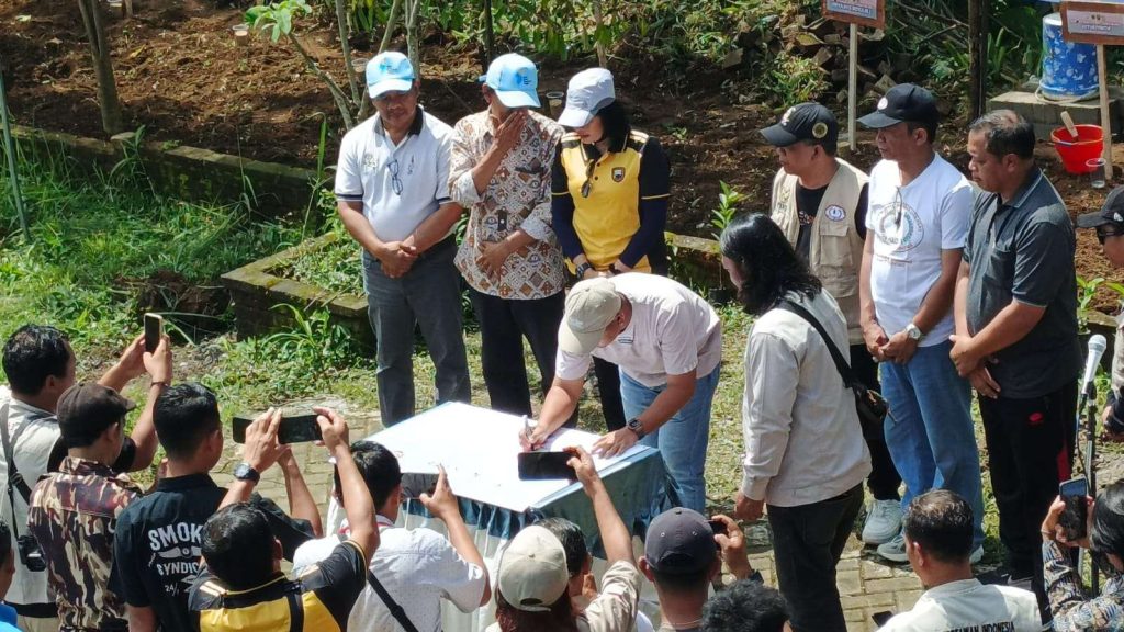Bupati Boyolali Apresiasi SWI di Desa Banyuanyar Untuk Menjaga Ketapang dan Pelestarian Lingkungan Hidup
