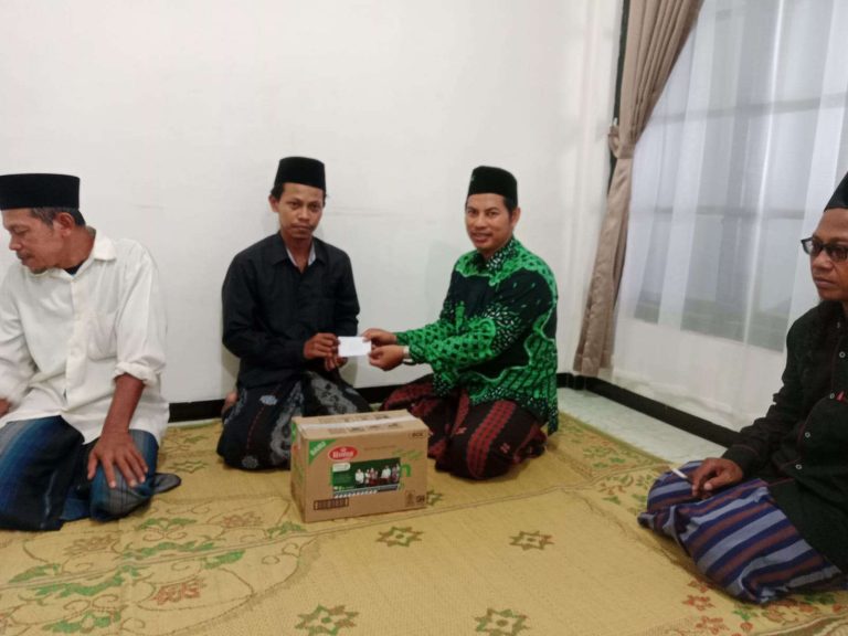 Di Tengah Duka, Ketua Tanfidziyah PARNU Dabalan Hadir Memberikan Tali Asih kepada Pemegang Kotak Koin NU